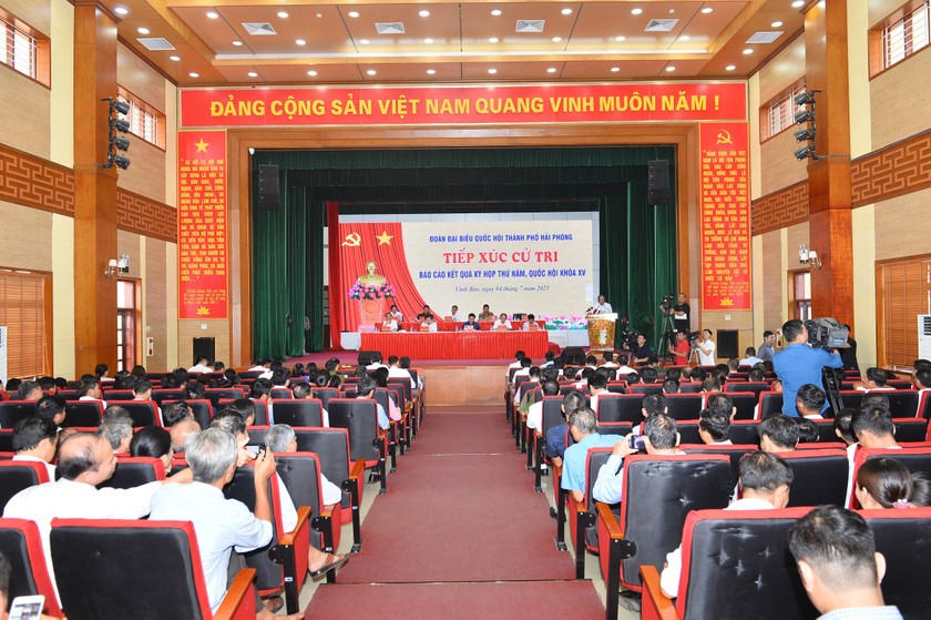 Quang cảnh cuộc tiếp xúc.