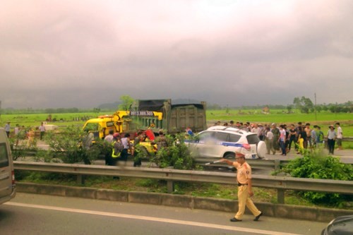 Kinh hoàng: Tai nạn trên đường cao tốc, bốn cảnh sát giao thông tử vong