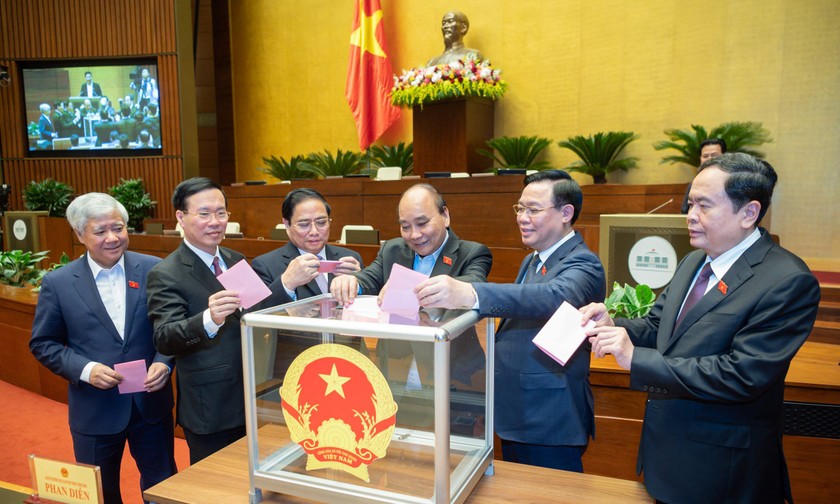 Chính thức phê chuẩn bổ nhiệm hai Phó Thủ tướng Trần Hồng Hà và Trần Lưu Quang ảnh 1