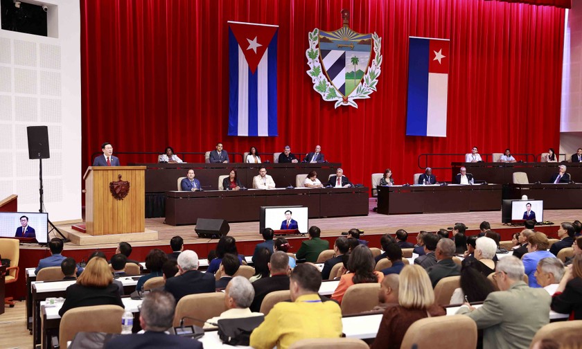 Chủ tịch Quốc hội Vương Đình Huệ phát biểu tại Phiên họp toàn thể đặc biệt của Quốc hội Cuba.