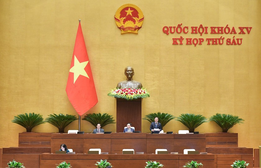 Phó Chủ tịch Quốc hội Nguyễn Khắc Định điều hành phiên làm việc. (Nguồn ảnh: Quochoi.vn)