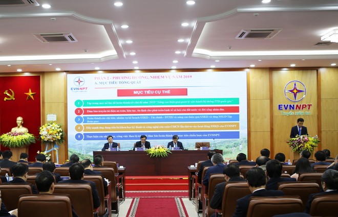 Tổng giám đốc Nguyễn Tuần Tùng báo cáo tổng kết công tác năm 2018