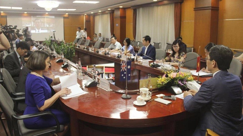 Bộ trường Trần Tuấn Anh đã đề nghị Úc đẩy nhanh mở cửa thị trường cho nông sản và trái cây tươi của Việt Nam