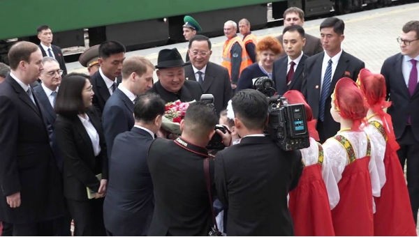 Nhà lãnh đạo Triều Tiên Kim Jong-un trong chuyến thăm Nga.