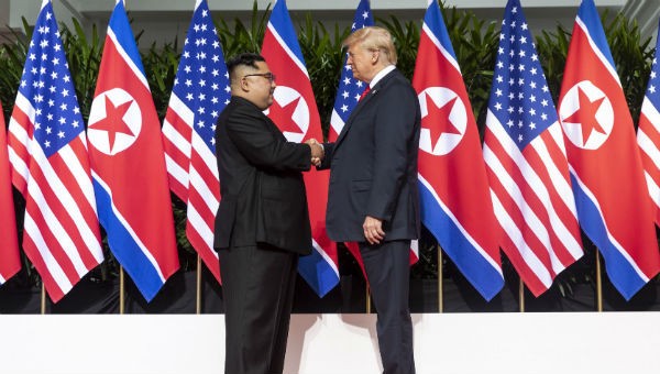Ông Trump và ông Kim tại thượng đỉnh ở Singapore.