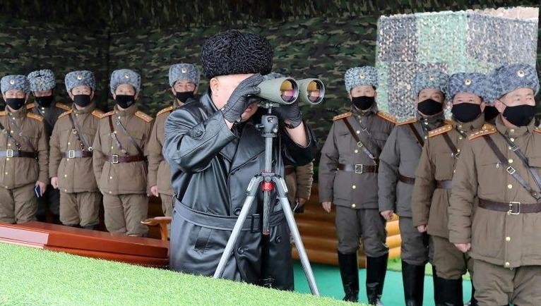 Nhà lãnh đạo Triều Tiên thị sát cuộc diễn tập của quân đội ngày 28/2.