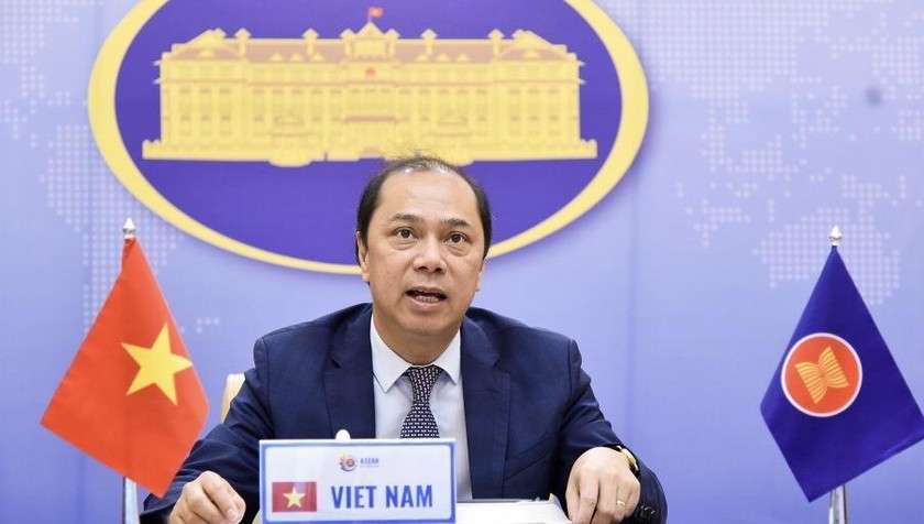 Thứ trưởng Bộ Ngoại giao Nguyễn Quốc Dũng dự Hội nghị.
