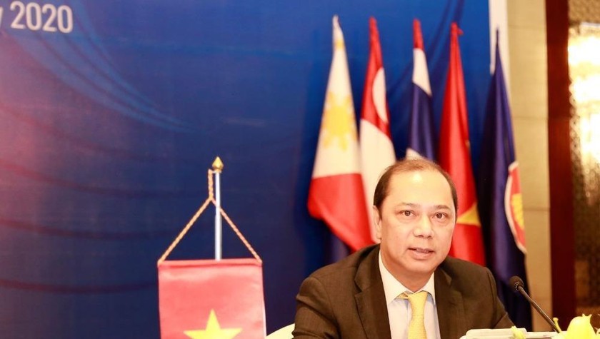 Thứ trưởng Ngoại giao Nguyễn Quốc Dũng chủ trì cuộc họp.