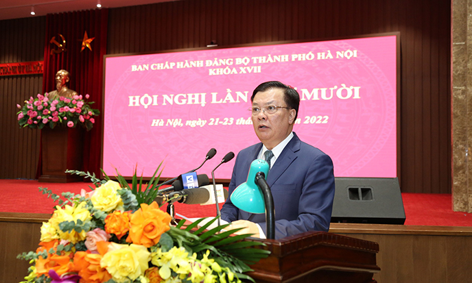 Bí thư Thành ủy Hà Nội Đinh Tiến Dũng phát biểu kết luận tại hội nghị.