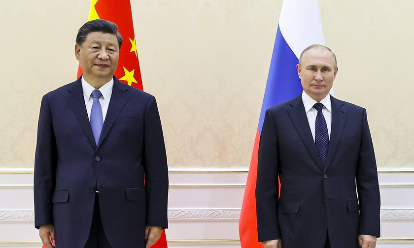 Chủ tịch Trung Quốc Tập Cận Bình (bên trái) và Tổng thống Nga Putin.