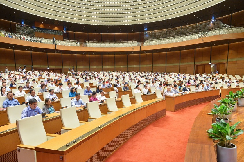 Quang cảnh phiên họp.