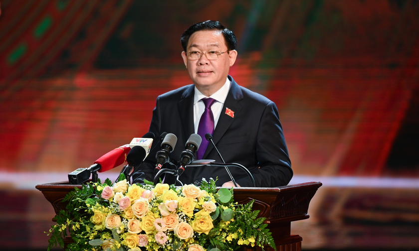 Chủ tịch Quốc hội Vương Đình Huệ phát biểu tại Lễ trao Giải.