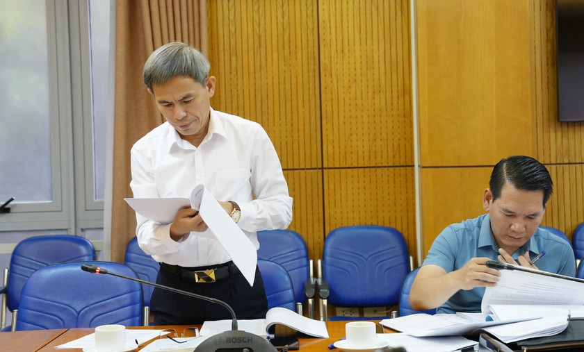 Cục trưởng Cục Bổ trợ Tư pháp Lê Xuân Hồng giải thích thêm một số nội dung.