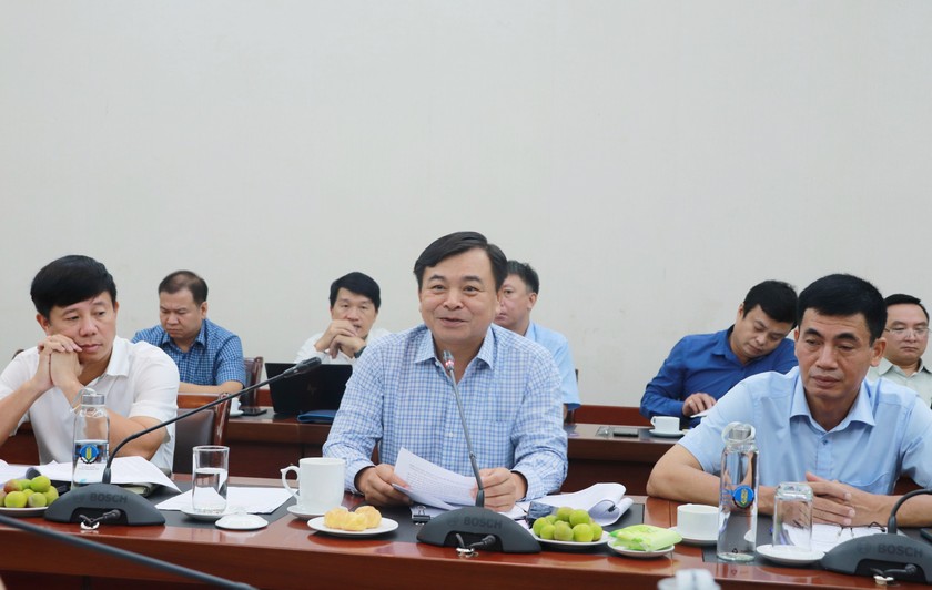 Thứ trưởng Bộ Nông nghiệp và Phát triển nông thôn Nguyễn Hoàng Hiệp đưa ra nhiều góp ý quan trọng đối với dự án luật.