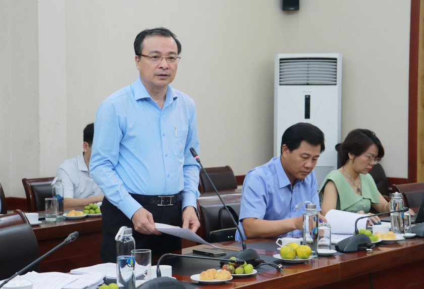 Ông Nguyễn Hồng Tuyến, Vụ trưởng Vụ Các vấn đề chung về xây dựng pháp luật, Bộ Tư pháp báo cáo tóm tắt một số nội dung của dự án luật.
