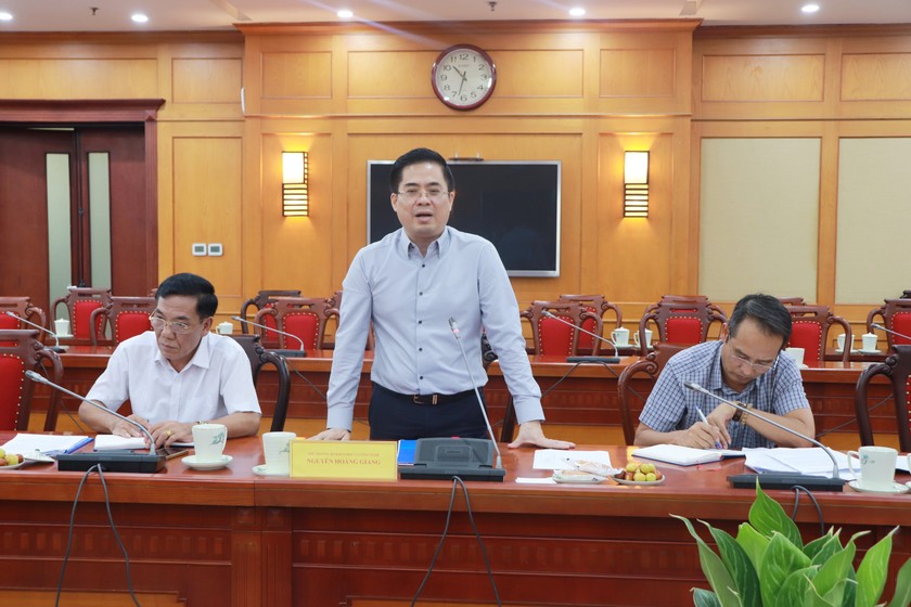 Thứ trưởng Bộ Khoa học và Công nghệ Nguyễn Hoàng Giang yêu cầu các đơn vị thuộc Bộ hoàn thiện báo cáo góp ý để gửi Ban soạn thảo tiếp thu, chỉnh lý, hoàn thiện dự thảo Luật.