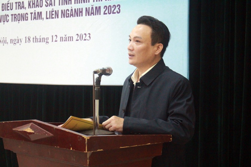 Ông Phạm Ngọc Thắng, Trưởng phòng Phòng theo dõi thi hành pháp luật, Cục QLXLVPHC&TDTHPL, Bộ Tư pháp trình bày báo cáo.