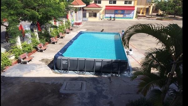 Bể bơi phao được lắp đặt và đưa vào sử dụng tại Trường Tiểu học Hùng Vương, quận Hồng Bàng.