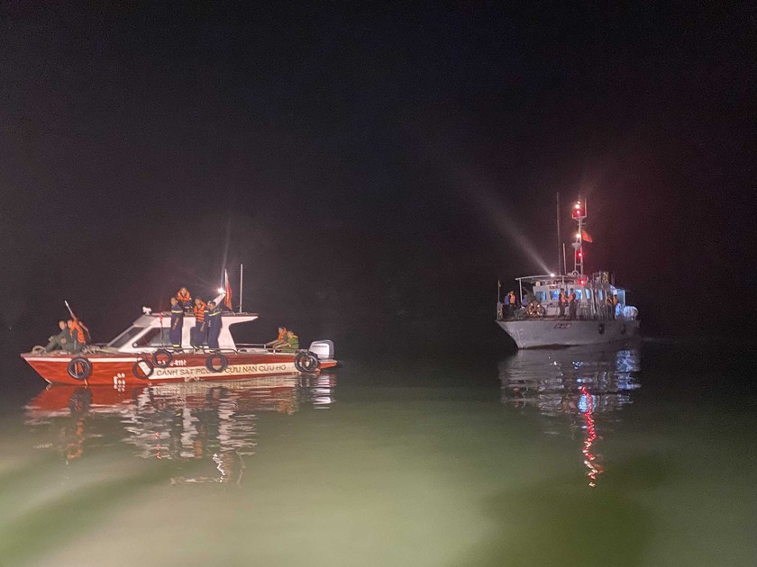 Tìm thấy 3 thi thể vụ máy bay trực thăng rơi ở vùng biển Hải Phòng – Quảng Ninh ảnh 2