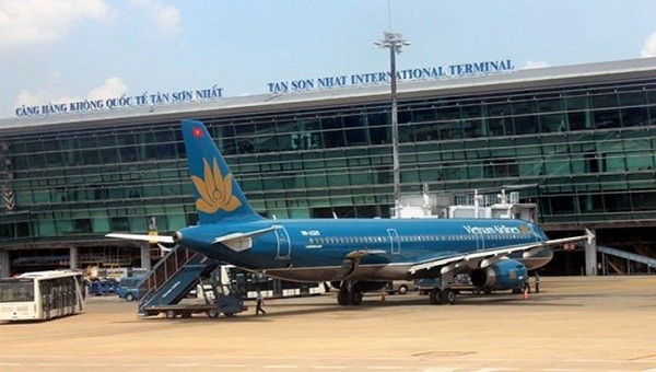 Sân bay Tân Sơn Nhất đang quá tải nhưng việc mở rộng chưa được khởi công