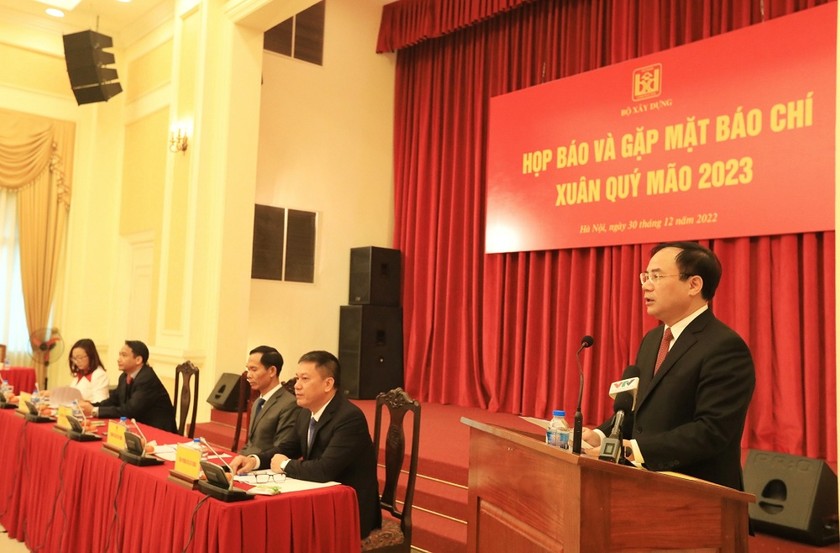 Thứ trưởng Nguyễn Văn Sinh phát biểu tại buổi họp báo