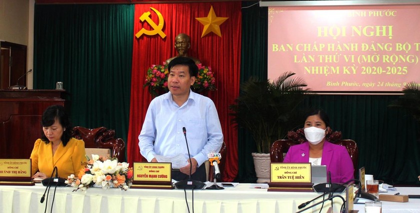 Bí thư Tỉnh uỷ Nguyễn Mạnh Cường phát biểu tại Hội nghị. 