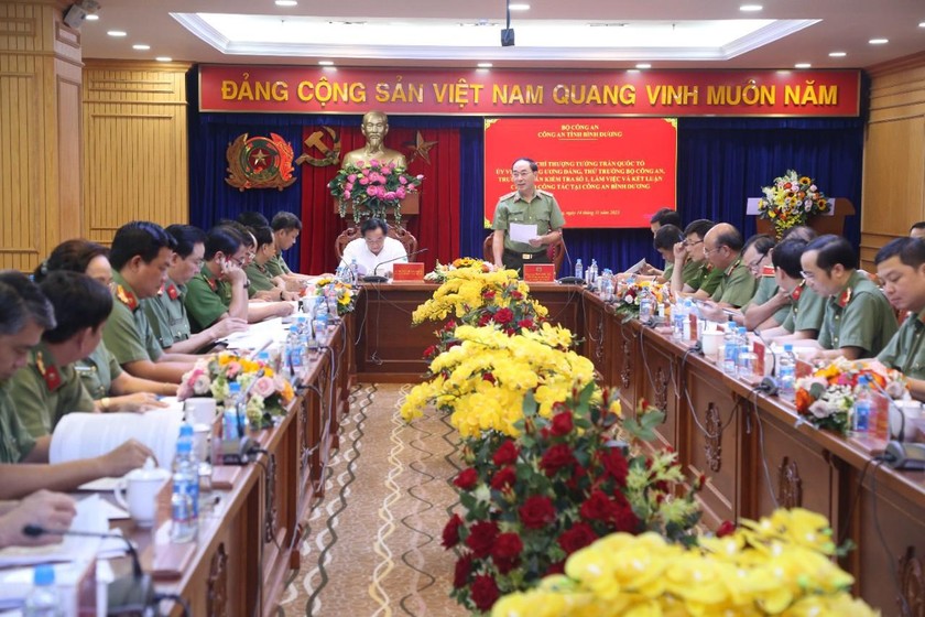 Thượng tướng Trần Quốc Tỏ, Thứ trưởng Bộ Công an làm việc với Công an tỉnh Bình Dương ngày 14/11.
