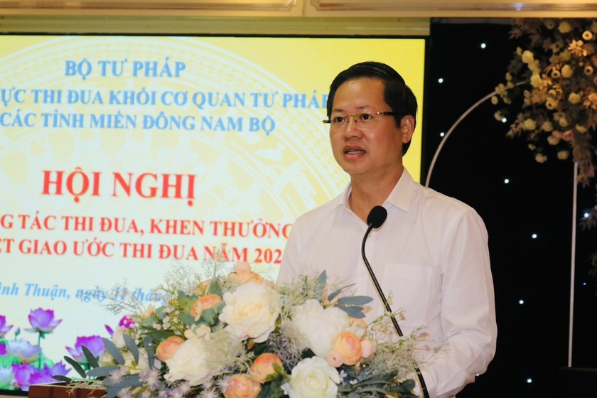 Ông Đoàn Anh Dũng - Chủ tịch UBND tỉnh Bình Thuận phát biểu chào mừng hội nghị