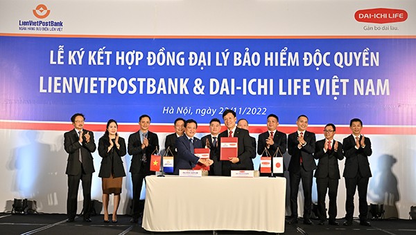 Sự kiện LienVietPostBank và Dai-ichi Life Việt Nam ký kết Hợp đồng đại lý bảo hiểm độc quyền 15 năm