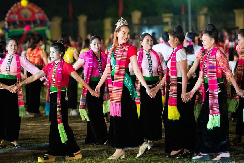 Xòe Thái của tỉnh Yên Bái đã được UNESCO ghi danh là Di sản văn hoá phi vật thể đại diện nhân loại.