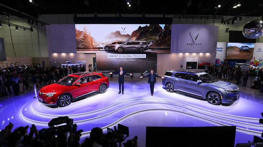 VF e35 và VF e36 dự kiến được hãng mở bán từ nửa đầu năm 2022 và giao xe vào cuối năm 2022. Hai mẫu xe được đánh giá sẽ là những sản phẩm tiên phong, giúp VinFast đặt nền móng trên con đường trở thành hãng xe điện thông minh toàn cầu.