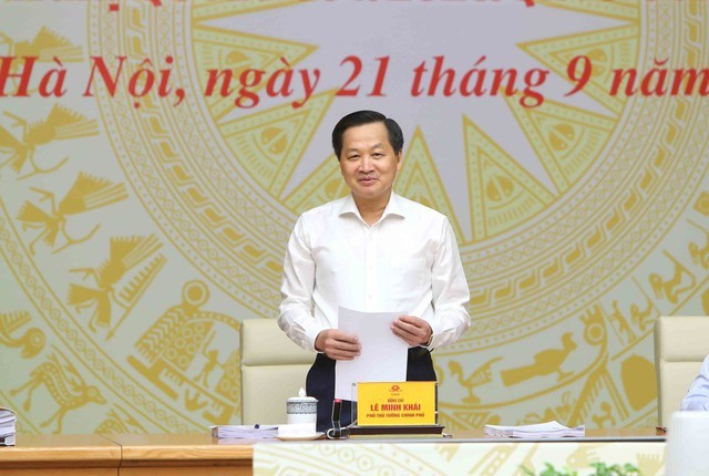 Phó Thủ tướng Lê Minh Khái đánh giá dự thảo Báo cáo được chuẩn bị công phu, đầy đủ dù việc rà soát lần này là việc khó do liên quan đến nhiều ngành, lĩnh vực - Ảnh: VGP