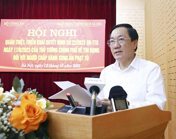 Tổng Giám đốc NHCSXH Dương Quyết Thắng phát biểu tại Hội nghị.