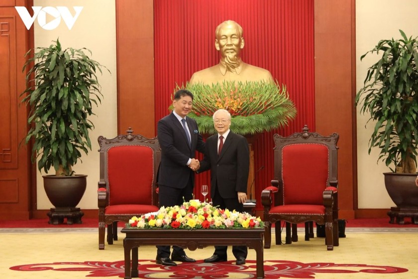 Tổng Bí thư Nguyễn Phú Trọng tiếp Tổng thống Mông Cổ Ukhnaagiin Khurelsukh (Ảnh VOV).