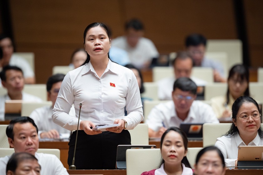 Đại biểu Ma Thị Thúy (đoàn Tuyên Quang).