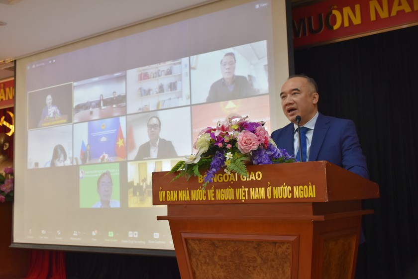 Phó Chủ nhiệm Nguyễn Mạnh Đông phát biểu tại Hội thảo về Hỗ trợ pháp lý cho người Việt Nam ở nước ngoài, diễn ra mới đây. (Ảnh: Dương Tiêu).