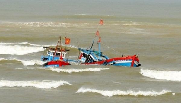 Hai ngư dân mất tích trên vùng biển Phú Yên 