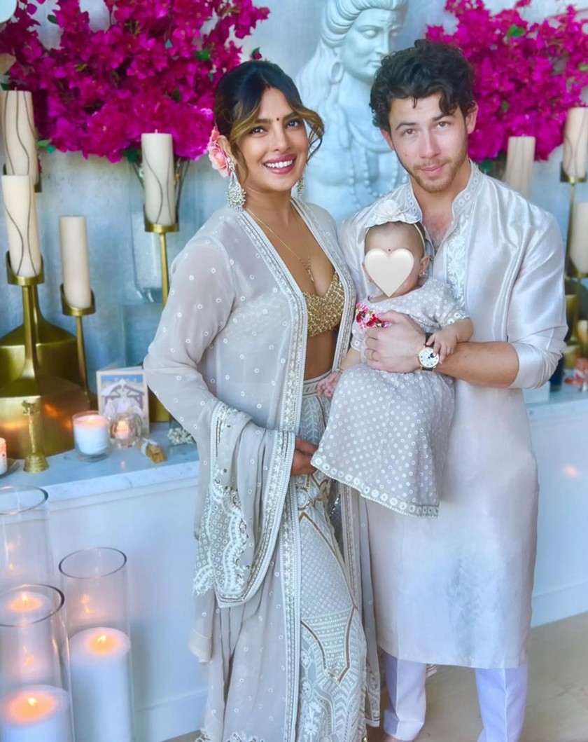 Con gái Hoa hậu Thế giới Priyanka Chopra lần đầu xuất hiện trước công chúng ảnh 5