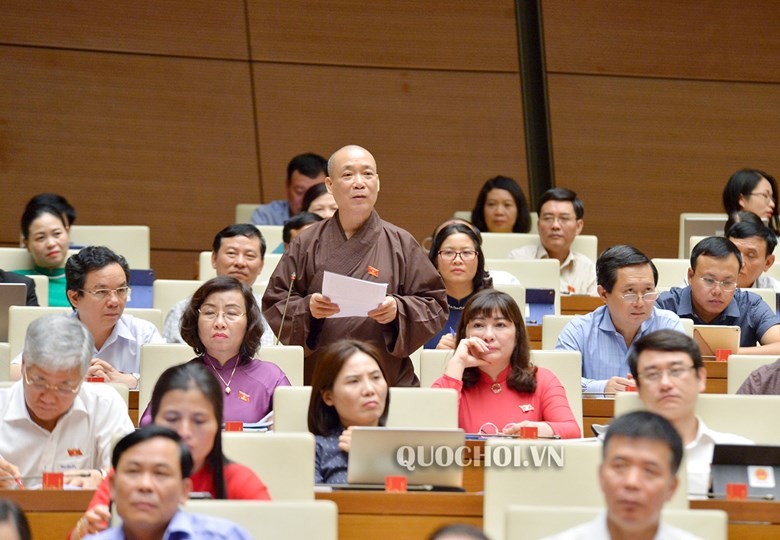 Hòa thượng Thích Bảo Nghiêm – Phó Phó Chủ tịch Hội đồng Trị sự Trung ương Giáo hội Phật giáo Việt Nam (ĐB đoàn TP Hà Nội) khẳng định trước Quốc hội.
