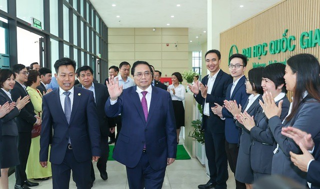 Thủ tướng Phạm Minh Chính tới thăm, làm việc với ĐHQG Hà Nội - Ảnh: VGP/Nhật Bắc