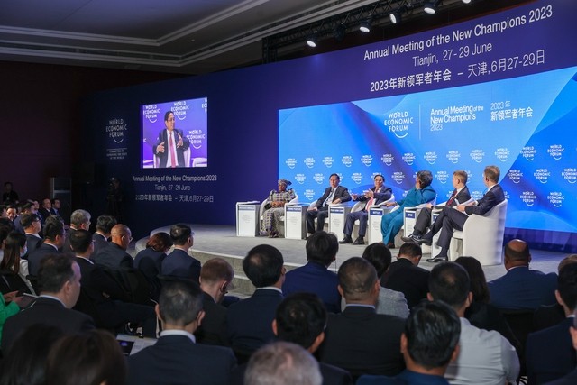 Thủ tướng cam kết Việt Nam sẽ tiếp tục tạo điều kiện thuận lợi nhất cho các doanh nghiệp quốc tế, trong nước, tiếp tục cải thiện môi trường đầu tư kinh doanh - Ảnh: VGP/Nhật Bắc
