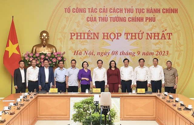 Phó Thủ tướng Trần Lưu Quang và các thành viên Tổ công tác - Ảnh: VGP/Hải Minh