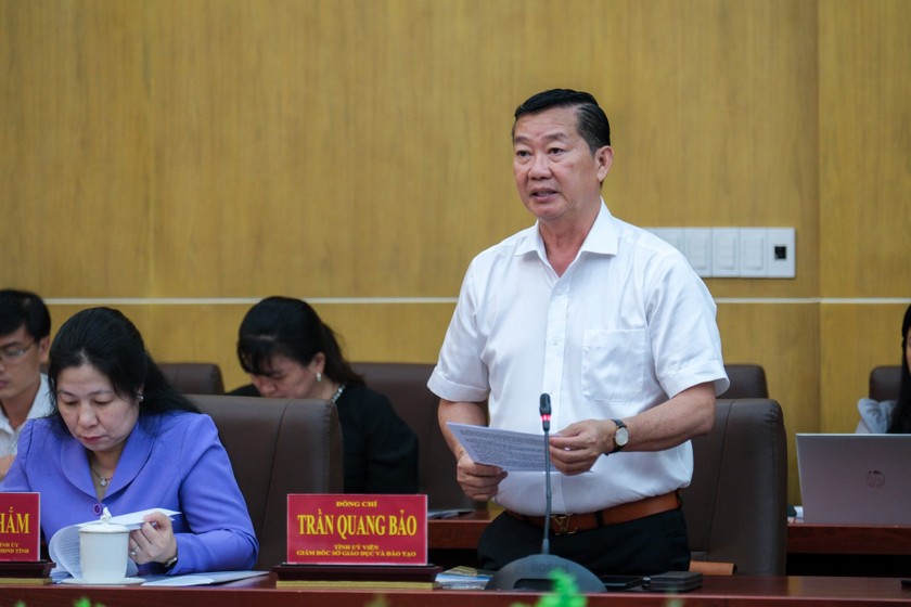 Giám đốc Sở Giáo dục và Đào tạo tỉnh Kiên Giang, ông Trần Quang Bảo phát biểu tại hội nghị.