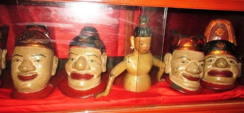  Các Thánh tượng đầu gỗ chùa Keo Hành Thiện tương truyền đã diễn trò lừa Quỷ Xương Cuồng. 