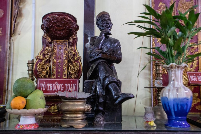 Danh sư Võ Trường Toản được thờ tại đình cổ Chí Hòa, hẻm 475 đường Cách Mạng Tháng Tám, quận 10, TP HCM. 