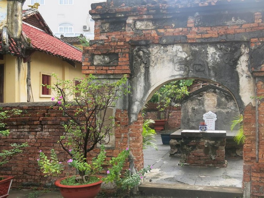 Lăng mộ Long Vân Hầu gần 200 năm tuổi ở phường 8, quận Phú Nhuận, TP HCM