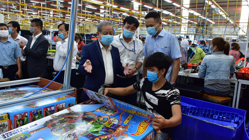 Nhiều doanh nghiệp, nhà máy trên địa bàn Thừa Thiên- Huế đang áp dụng kỹ thuật công nghệ cao vào các hoạt động sản xuất.