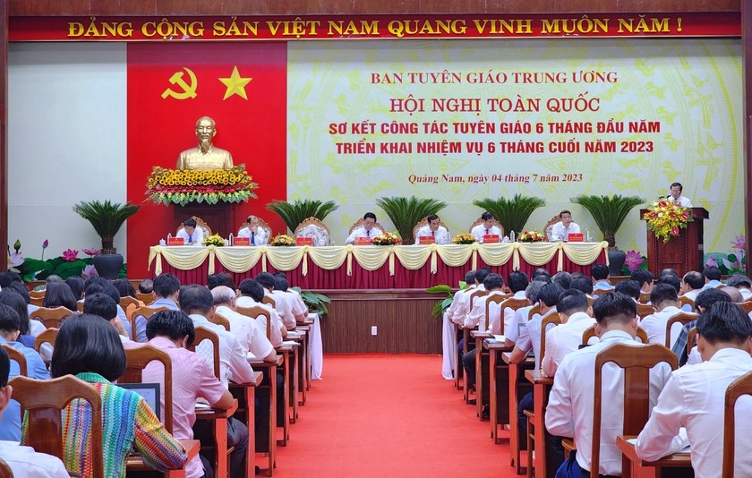 Quang cảnh hội nghị.