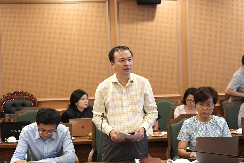 Đồng chí Nguyễn Hồng Tuyến, Vụ trưởng Vụ Các vấn đề chung về xây dựng pháp luật thông tin tại buổi làm việc.