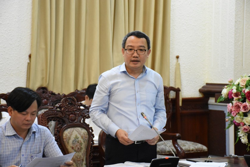Cục trưởng Cục Kiểm tra VBQPPL Hồ Quang Huy phát biểu tại cuộc họp.